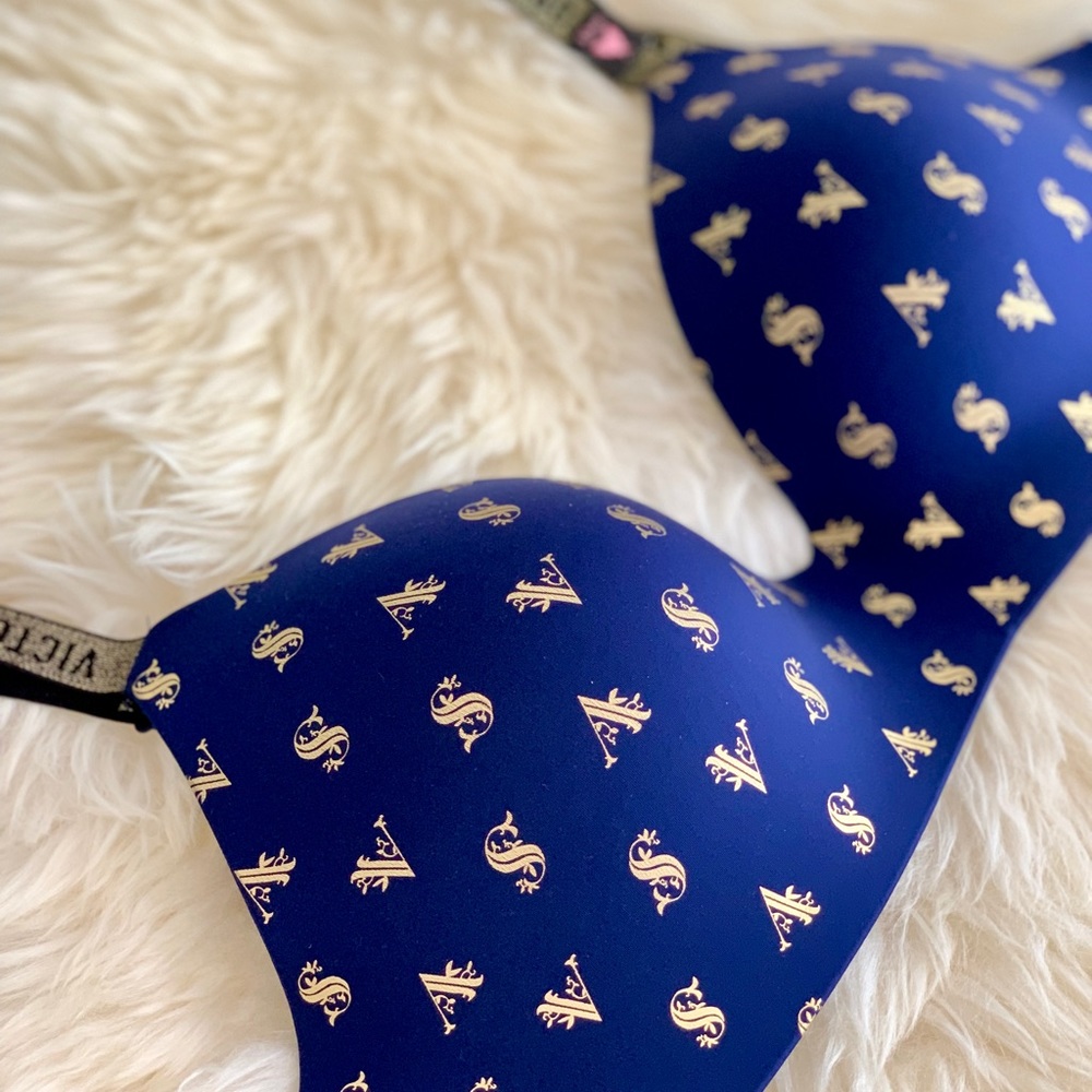 Victoria’s Secret T-shirt Logo Strap Wireless Bra